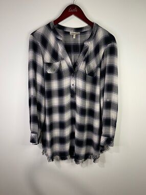 Hester & Orchard Plaid Frayed-Hem Long Sleeve Shirt - Black & White